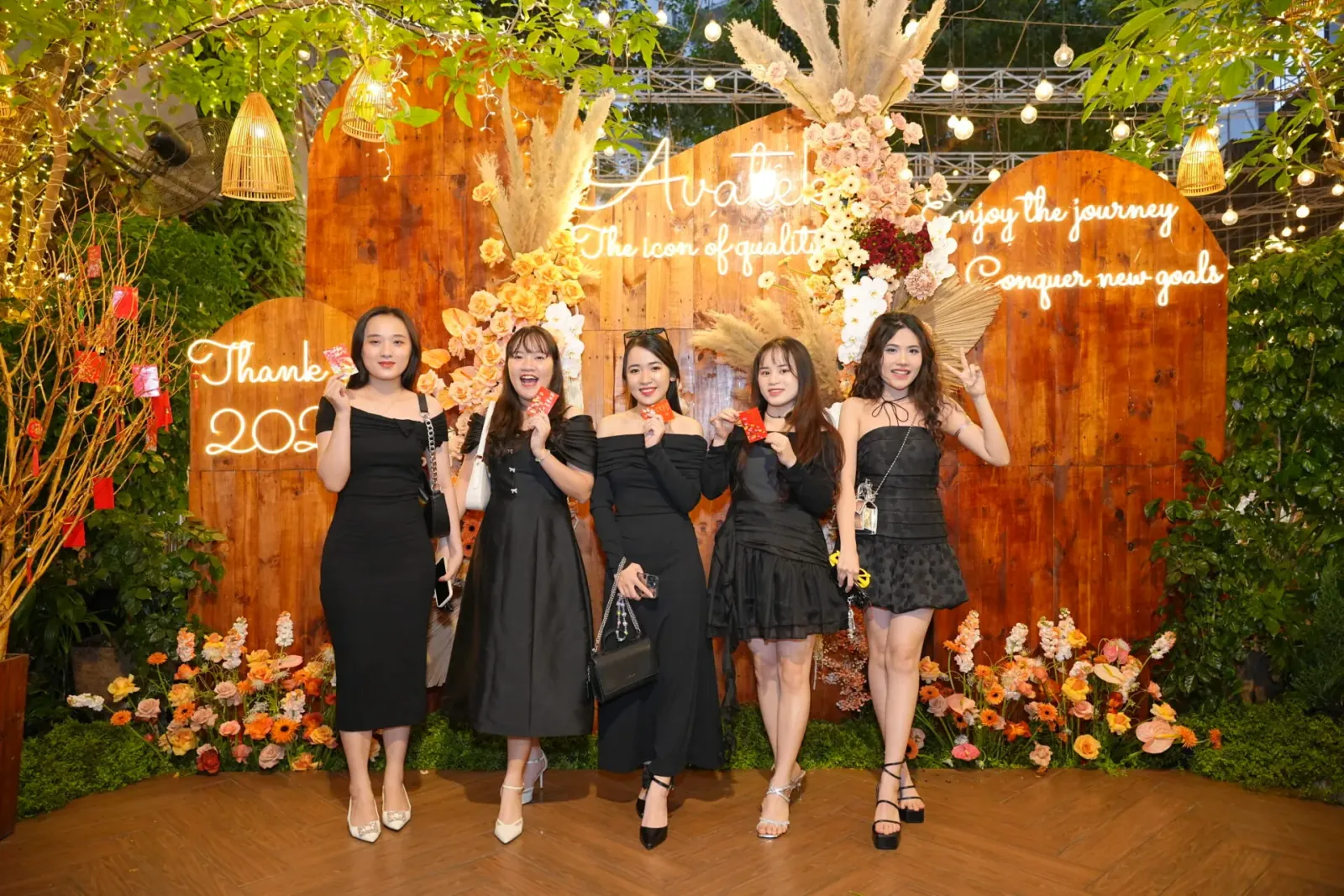 Xu hướng chụp ảnh year end party 2025-2026: Doanh nghiệp nào cũng nên biết